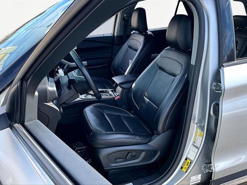 Used 2023 Ford Explorer Limited image 25