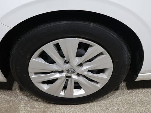 Used 2024 Nissan Sentra S image 9