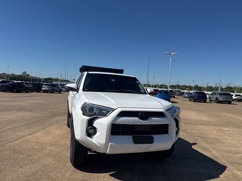 Used 2023 Toyota 4Runner SR5 Premium w/ Moonroof Package image 3