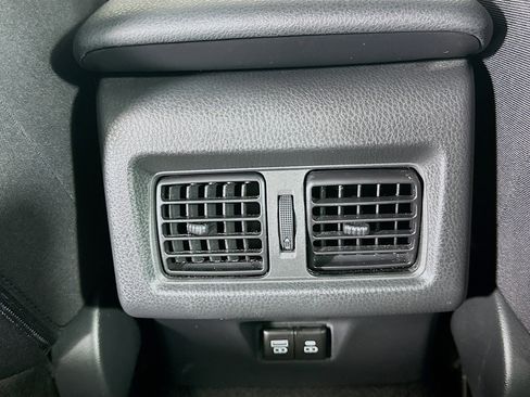 Used 2025 Toyota Camry LE image 27