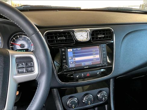 Used 2013 Chrysler 200 Limited image 5