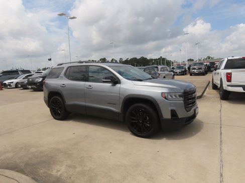 Used 2023 GMC Acadia SLE w/ Driver Convenience Package FWD image 7