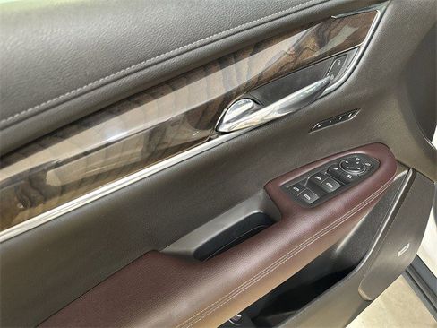 Used 2021 Cadillac XT6 Premium Luxury image 21