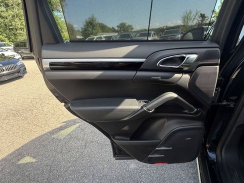 Used 2014 Porsche Cayenne S AWD/4WD image 23