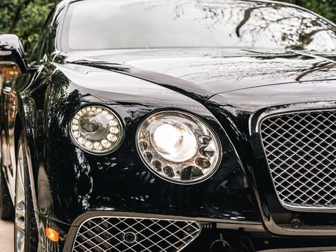 Used 2017 Bentley Continental GT image 26