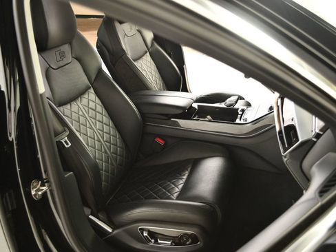 Used 2020 Audi S8 L w/ Full Leather Package image 33
