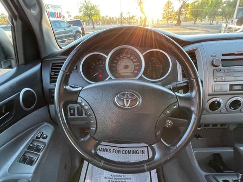 Used 2009 Toyota Tacoma PreRunner image 18