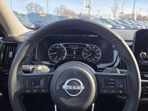 New 2025 Nissan Pathfinder SV w/ Black Appearance Package image 33