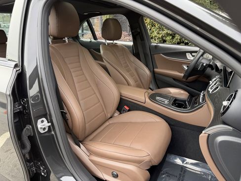 Used 2023 Mercedes-Benz E 450 E 450 image 34