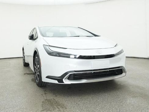 New 2025 Toyota Prius Plug-In Hybrid image 31