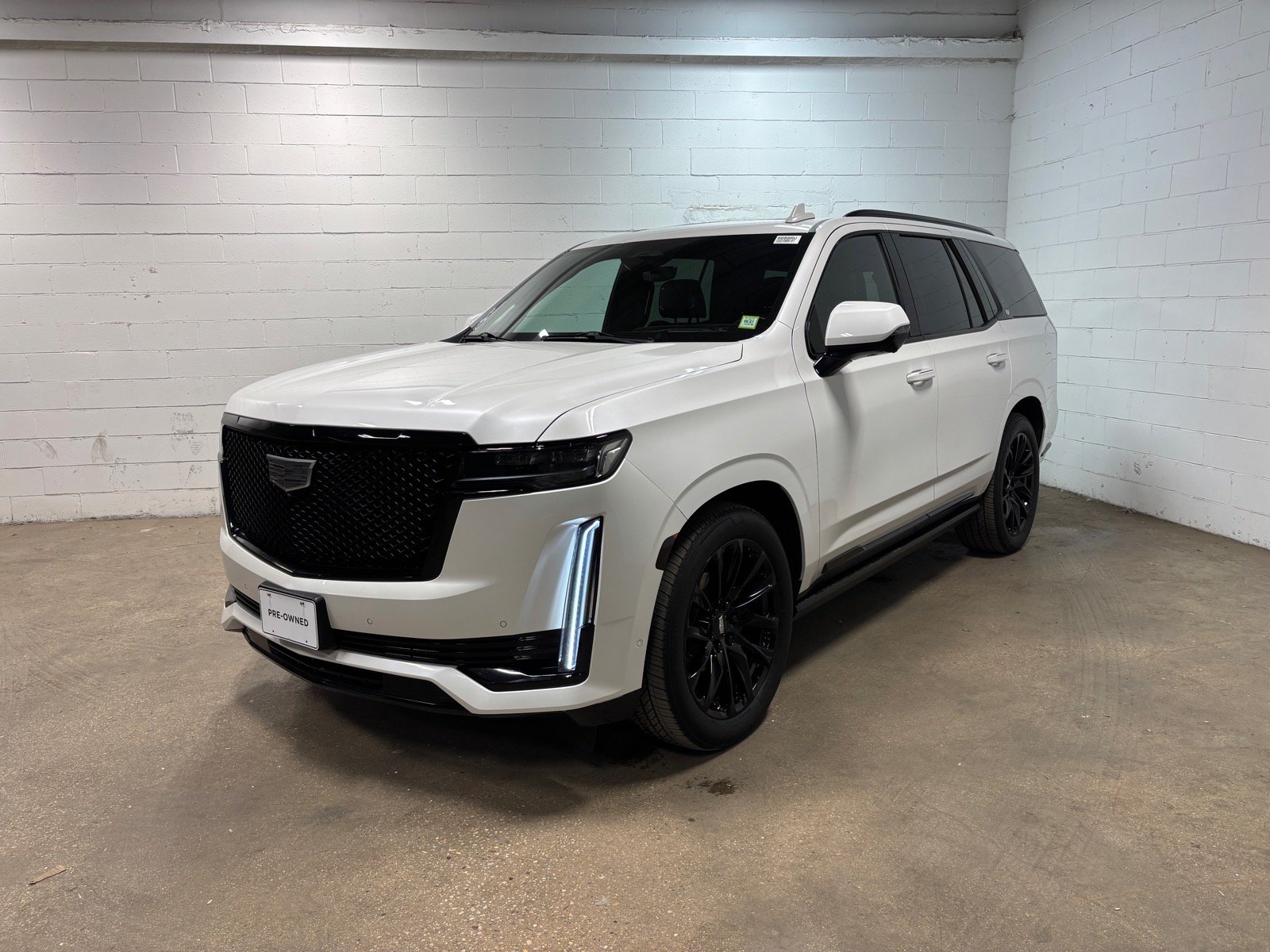 Used 2023 Cadillac Escalade Sport w/ LPO, ONYX Package AWD/4WD image 1