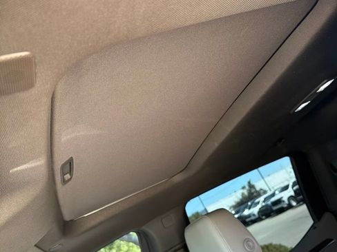 Used 2023 GMC Sierra 1500 SLT w/ SLT Convenience Package AWD/4WD image 13