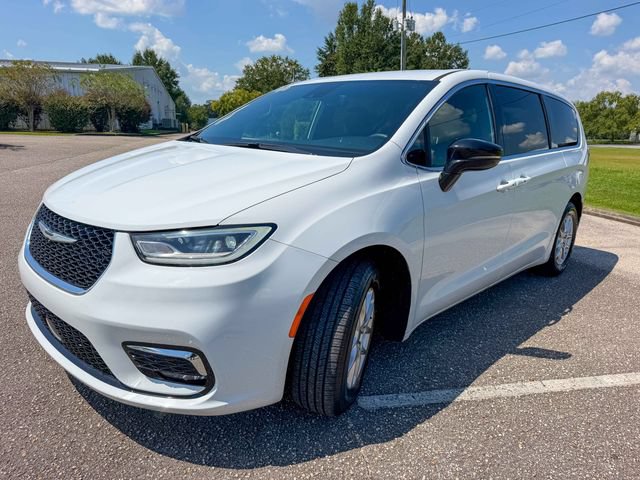 Used 2025 Chrysler Pacifica Select FWD image 7