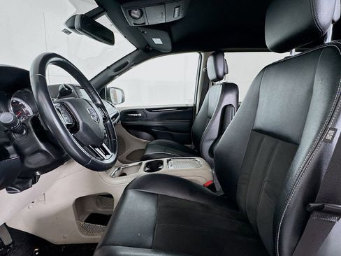 Used 2019 Dodge Grand Caravan SXT FWD image 8