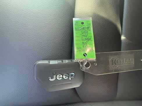 New 2026 Jeep Wrangler Unlimited Sahara AWD/4WD image 39