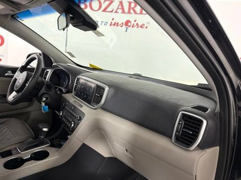 Used 2020 Kia Sportage LX w/ LX Popular Package AWD/4WD image 17