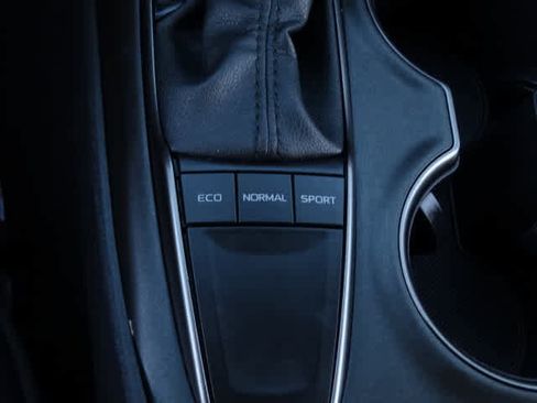 Certified 2022 Toyota Camry SE image 31