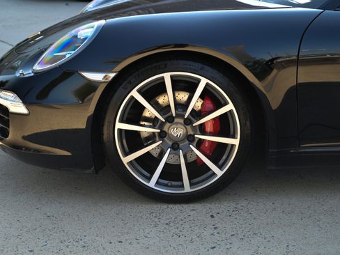 Used 2013 Porsche 911 Carrera S image 9