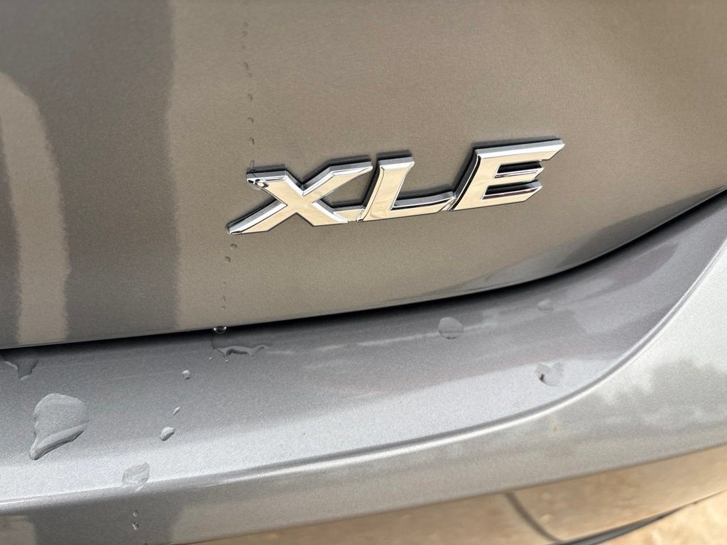 Used 2026 Toyota Camry XLE AWD/4WD image 26