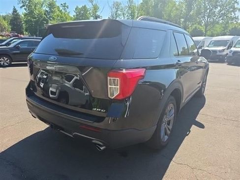 Used 2022 Ford Explorer XLT w/ Equipment Group 202A AWD/4WD image 2