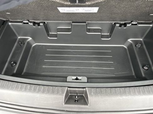 Used 2025 Buick Enclave Preferred image 12