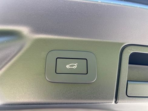 New 2026 Land Rover Range Rover Velar Dynamic SE image 30