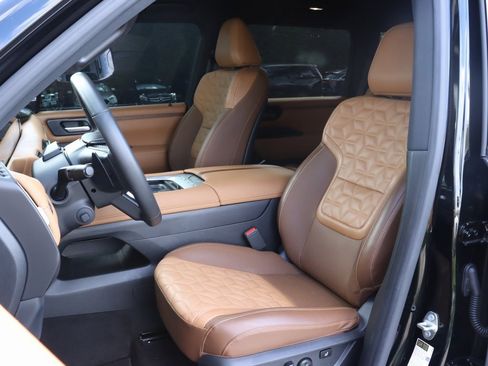 Used 2025 Nissan Armada Platinum Reserve image 18