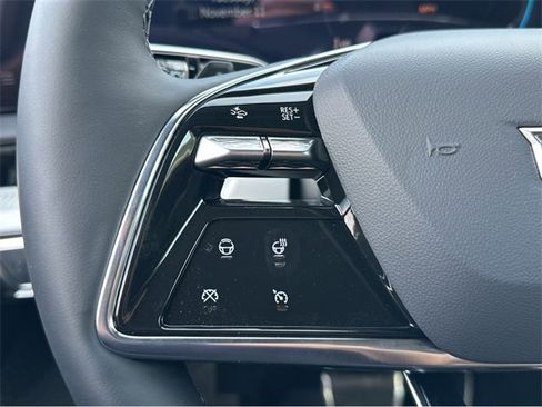 New 2026 Cadillac Optiq Luxury 2 image 28