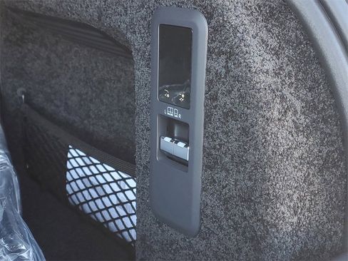 New 2026 Land Rover Range Rover SE image 7