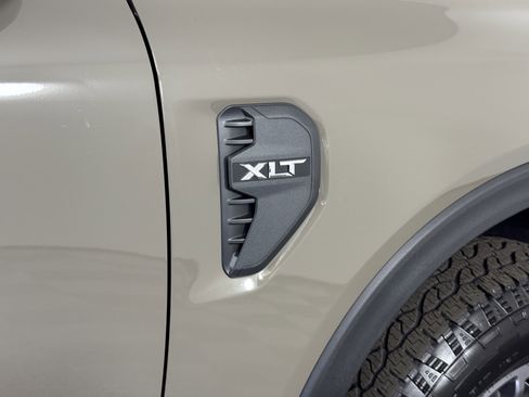 New 2025 Ford Ranger XLT w/ FX4 Off-Road Package AWD/4WD image 9