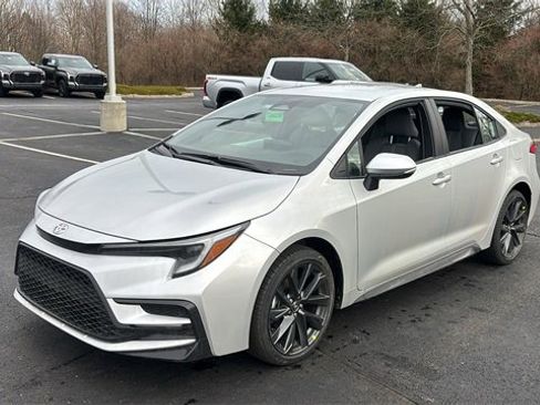 New 2026 Toyota Corolla SE image 2