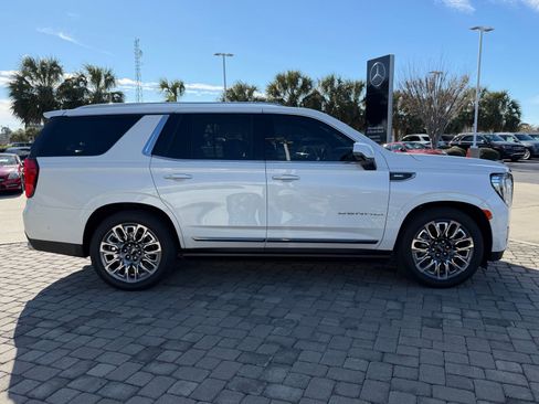 Used 2023 GMC Yukon Denali Ultimate w/ LPO, Floor Liner Package image 8