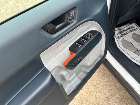 Used 2023 Ford Maverick XLT image 12