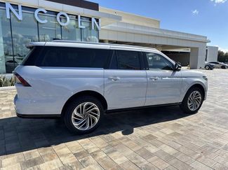 New 2026 Lincoln Navigator L Reserve AWD/4WD video 2