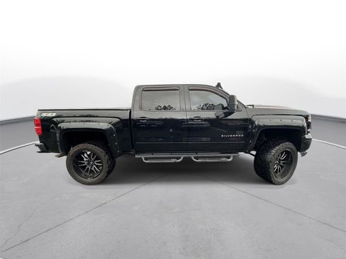 Used 2018 Chevrolet Silverado 1500 LT w/ All Star Edition image 5