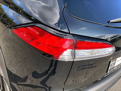 Used 2024 Toyota Corolla Cross SE image 26