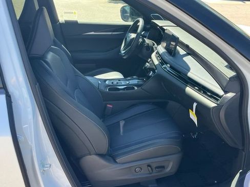 Certified 2026 INFINITI QX60 Sport w/ Dark Cargo Package AWD/4WD image 10