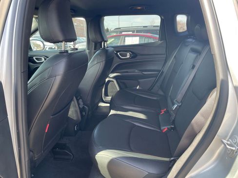 Used 2025 Jeep Compass Trailhawk image 25