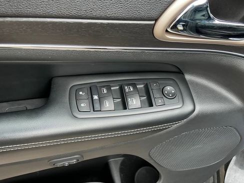 Used 2016 Jeep Grand Cherokee Limited w/ Luxury Group II image 6
