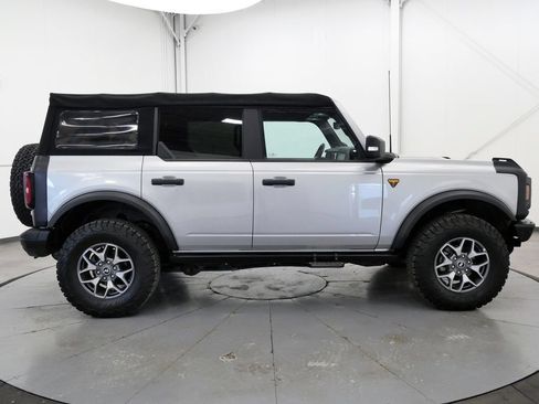 Used 2022 Ford Bronco Badlands AWD/4WD image 8