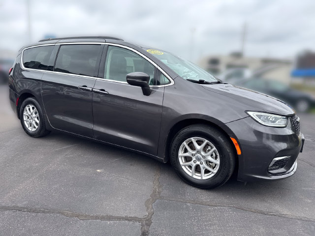 Used 2022 Chrysler Pacifica Touring-L FWD image 7