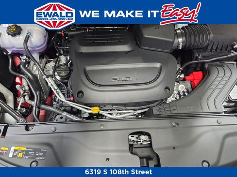 New 2026 Chrysler Pacifica Select image 21