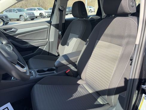 Used 2025 Volkswagen Jetta S image 21