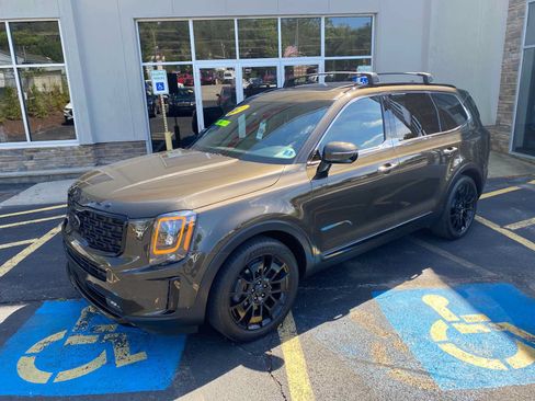 Used 2021 Kia Telluride SX w/ Nightfall Edition Package AWD/4WD image 2