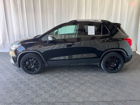 Used 2021 Chevrolet Trax LT w/ Midnight Edition FWD image 27
