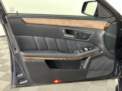 Used 2011 Mercedes-Benz E 350 4MATIC Sedan image 34