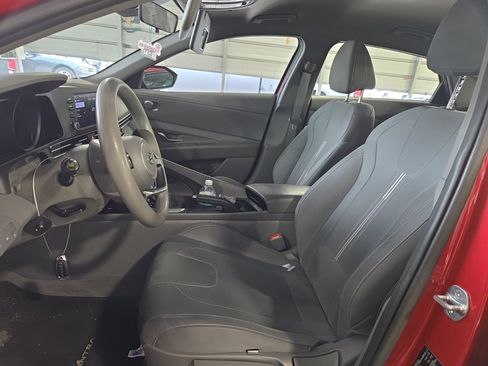 Used 2022 Hyundai Elantra SEL FWD image 8