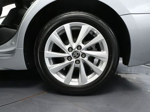 Used 2024 Toyota Camry SE image 11