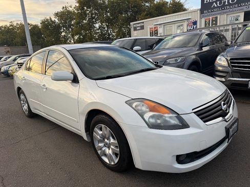 Used 2009 Nissan Altima 2.5 image 1