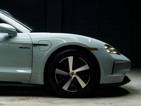 Used 2025 Porsche Taycan RWD image 9